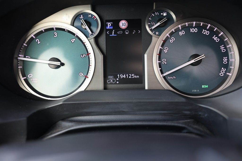 Toyota Landcruiser 150 2.8 D-4D 5DRS EXECUTIVE A/T VAN
