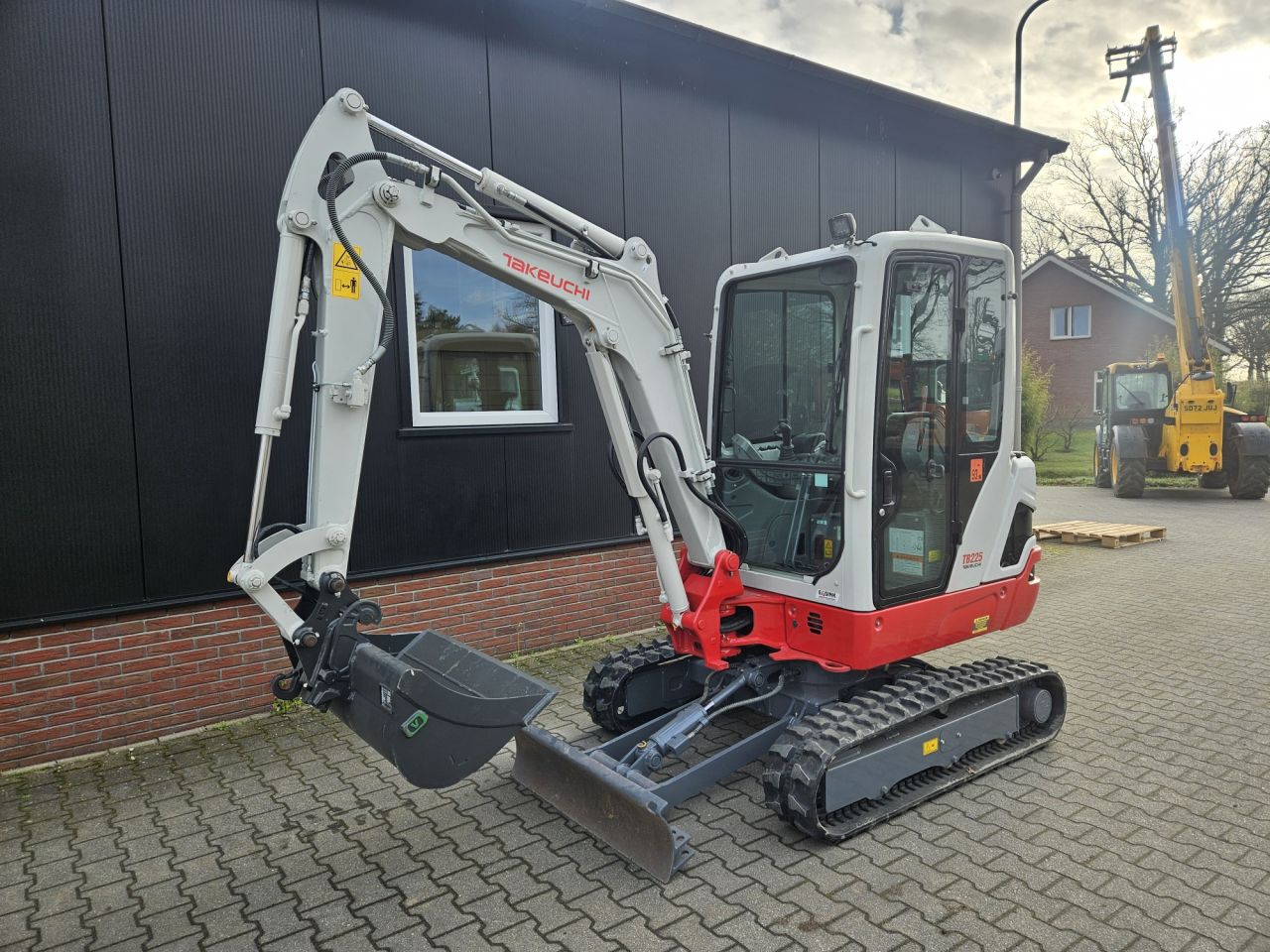 Takeuchi TB225