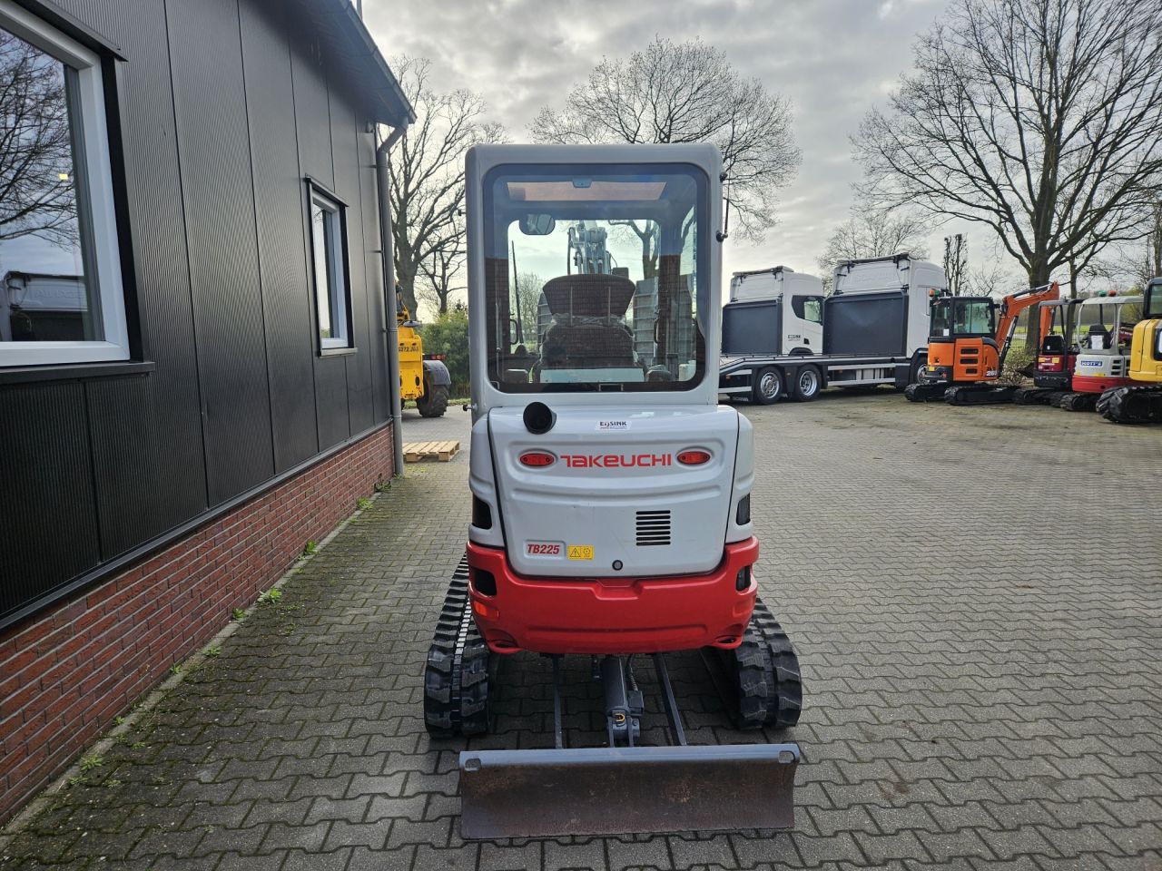 Takeuchi TB225