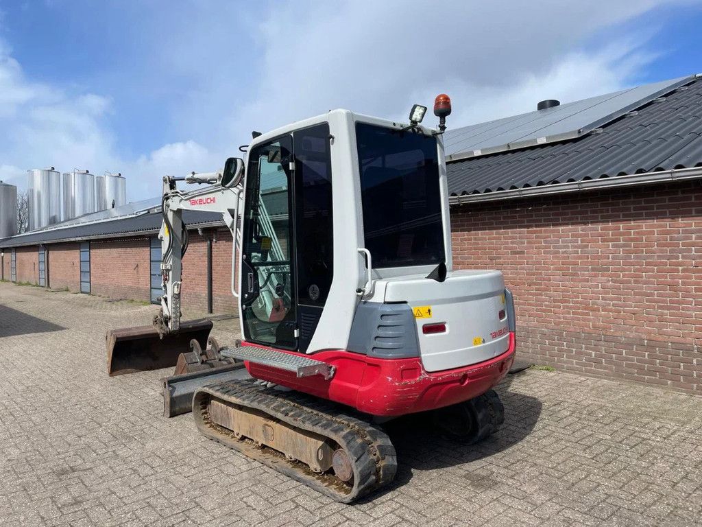 Takeuchi TB 235 Graafmachine