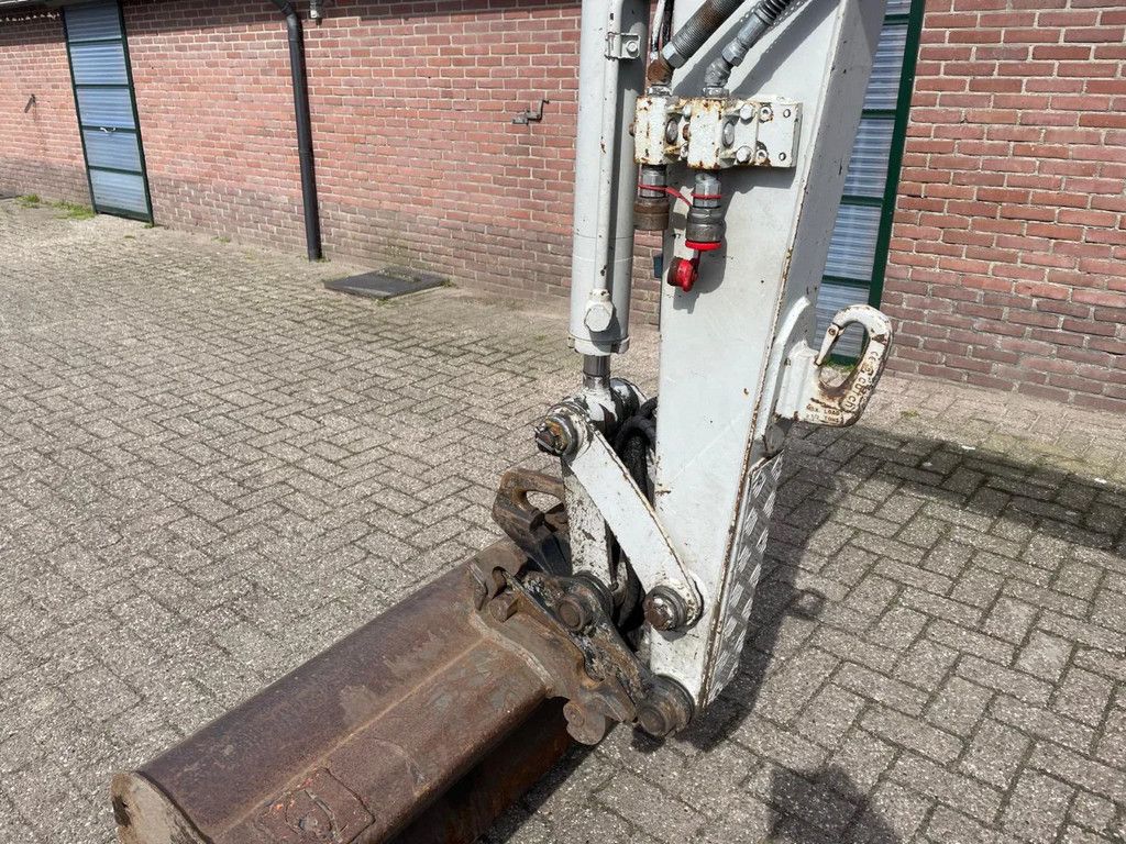 Takeuchi TB 235 Graafmachine