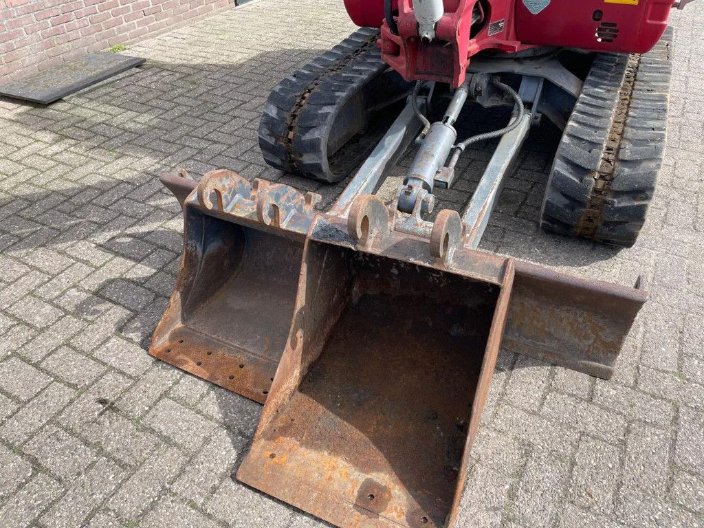 Takeuchi TB 235 Graafmachine