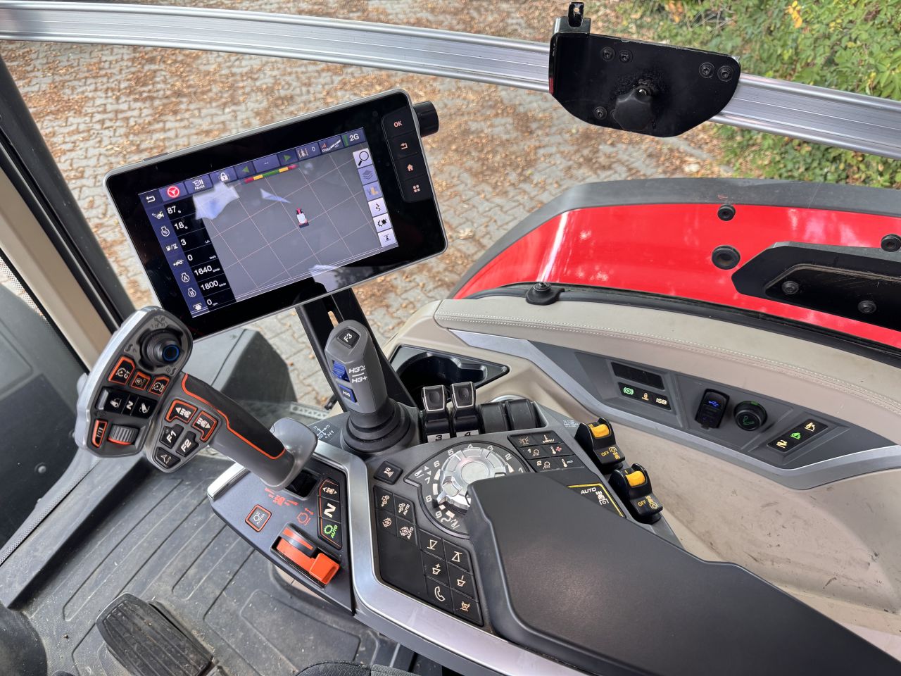 Massey Ferguson 8s.205 Dyna7 Exclusive