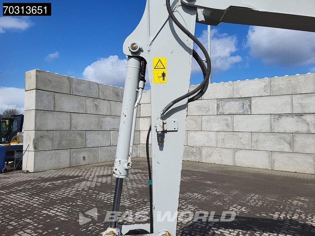 Takeuchi TB250 A/C - 3 Buckets