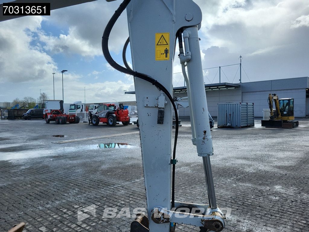 Takeuchi TB250 A/C - 3 Buckets