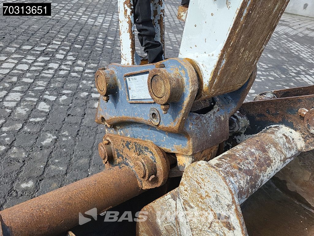 Takeuchi TB250 A/C - 3 Buckets