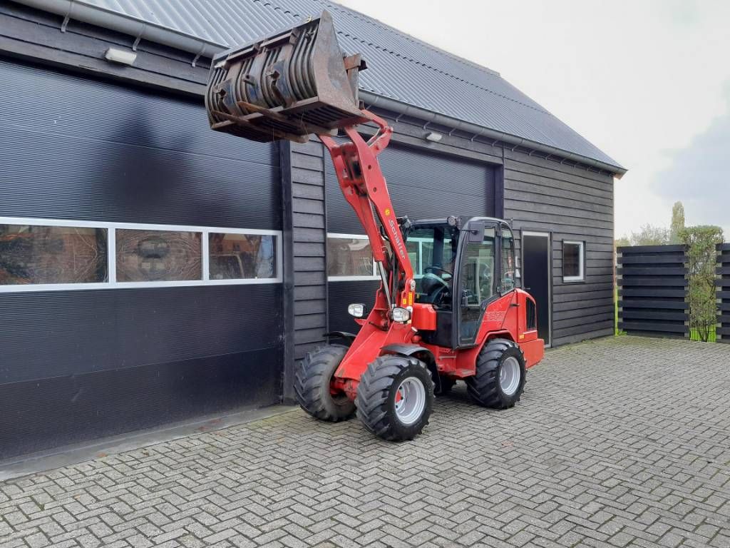 Schäffer 3350 minishovel met cabine NL kenteken