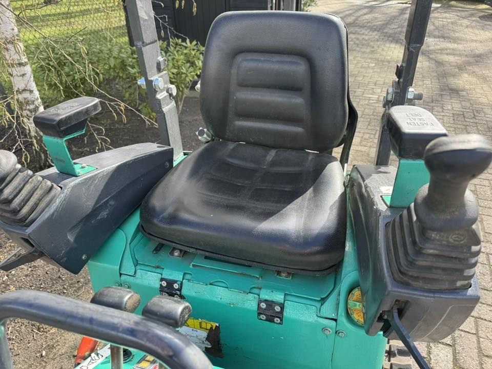 Bobcat E10 Minigraver