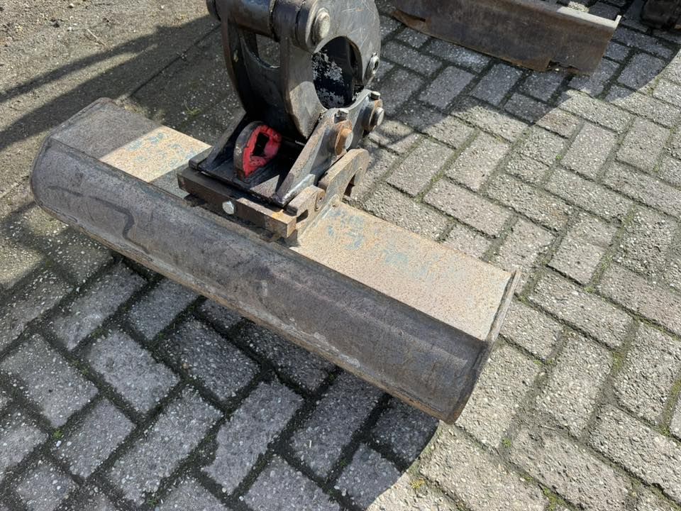 Bobcat E10 Minigraver