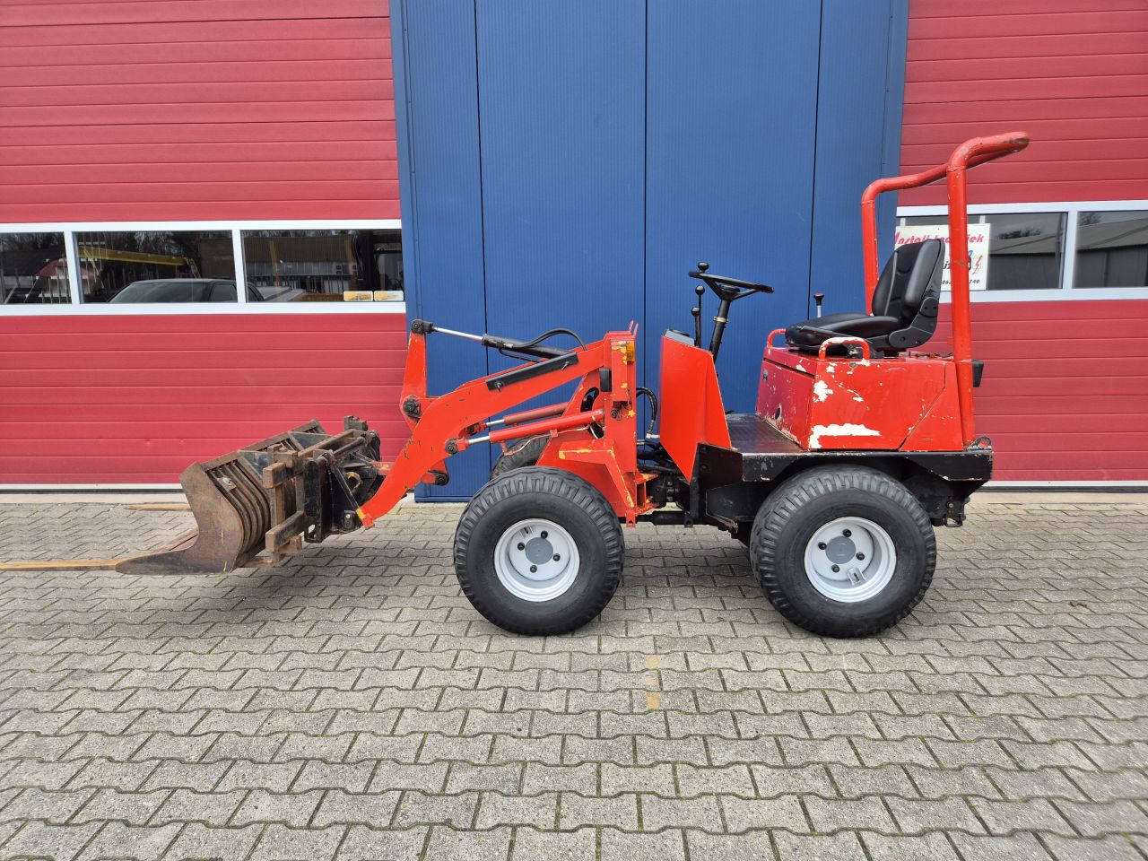 YANMAR V1 MINI SHOVEL MET BAK EN PALLETVORKEN PRIJS MARGE