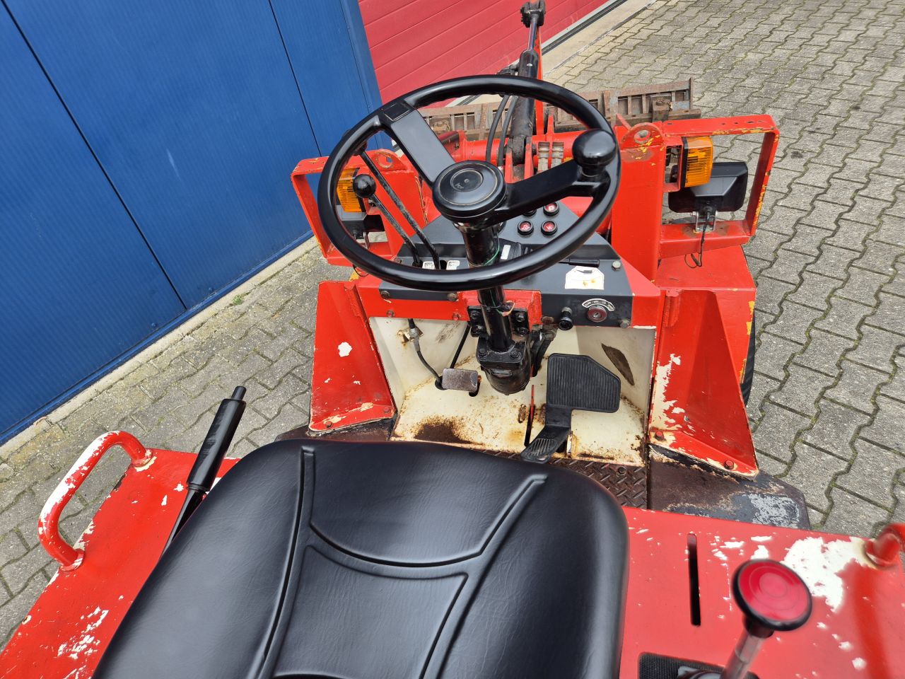 YANMAR V1 MINI SHOVEL MET BAK EN PALLETVORKEN PRIJS MARGE