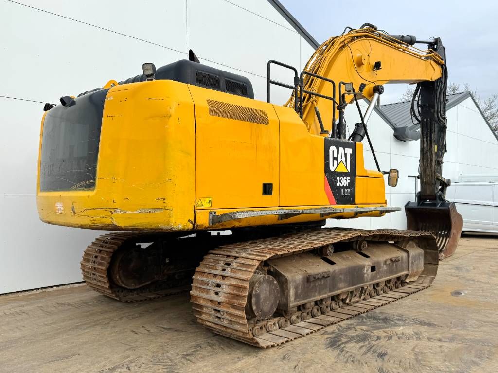 CAT 336FL - Automatic Greasing / Hammer Lines
