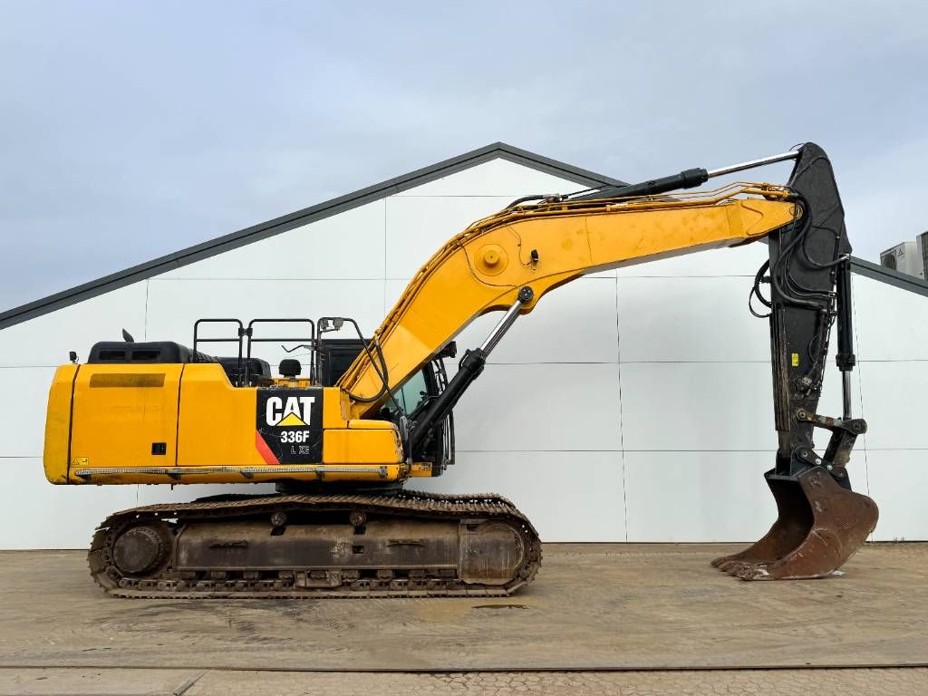 CAT 336FL - Automatic Greasing / Hammer Lines