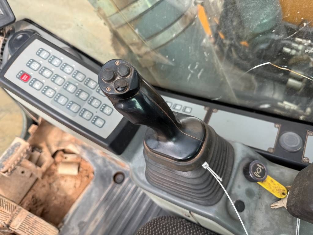 Liebherr R946LC - Automatic Greasing / Rear + Side Camera