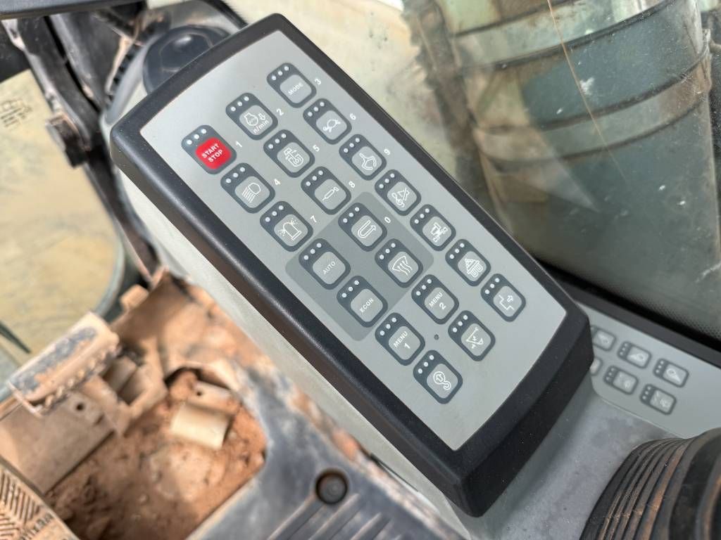 Liebherr R946LC - Automatic Greasing / Rear + Side Camera