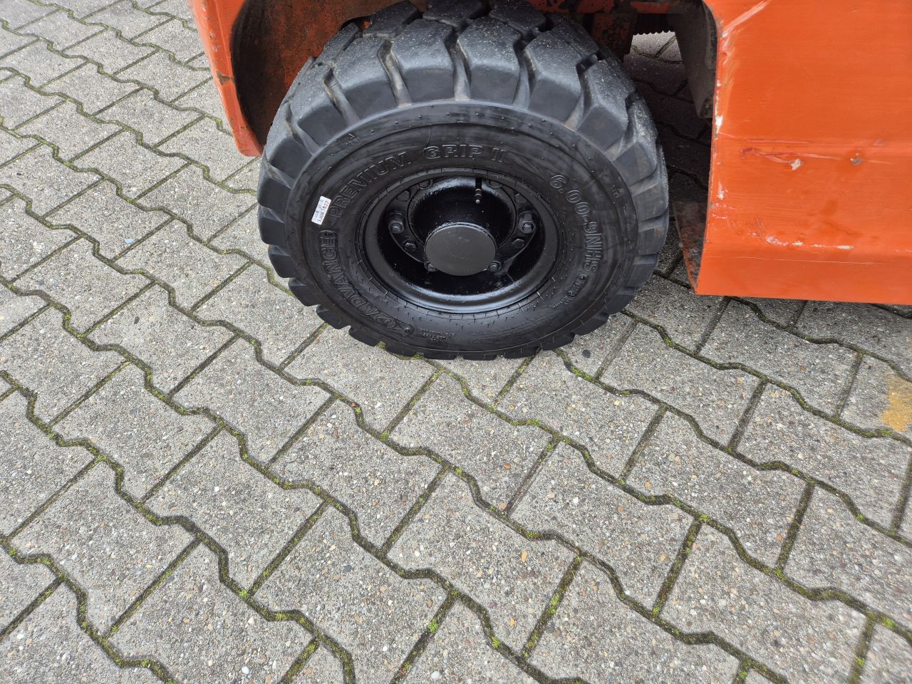 NISSAN PF25 HEFTRUCK LPG 2.5 TONS FREELIFT EN SIDESHIFT