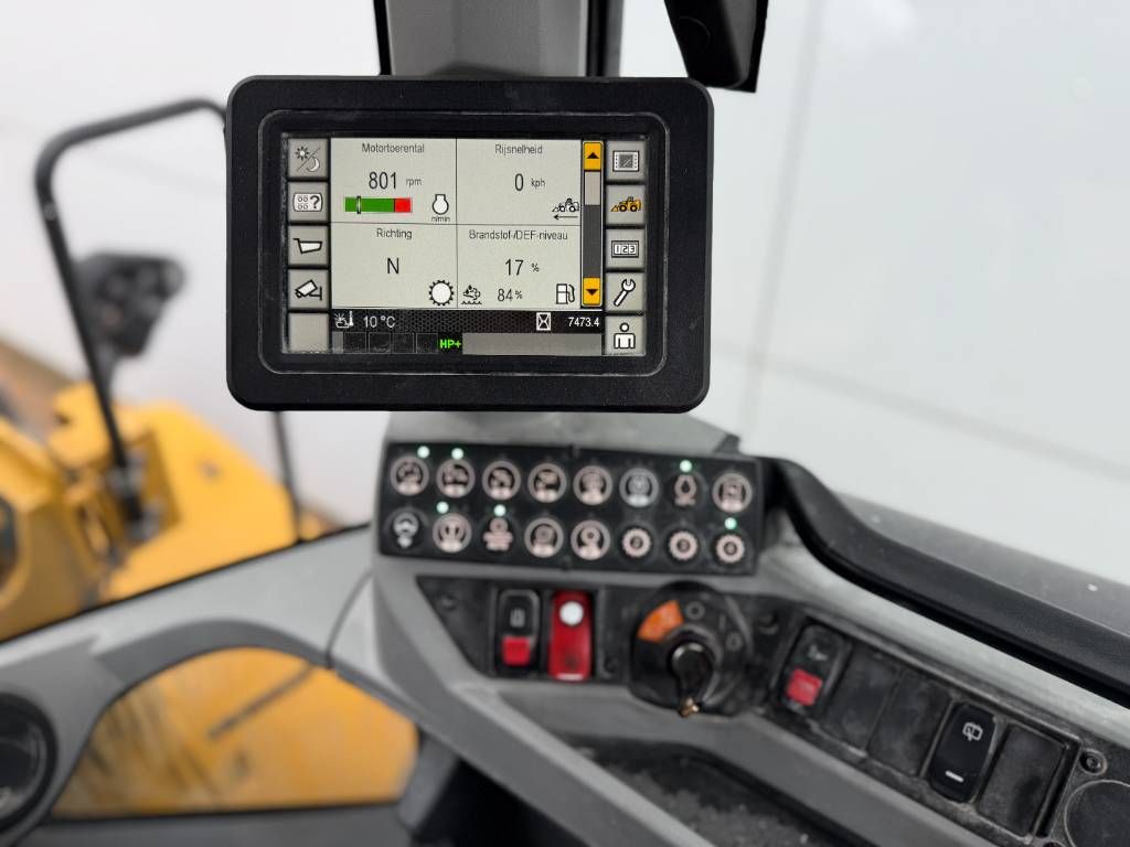 CAT 926M - Automatic Greasing / Backup Camera