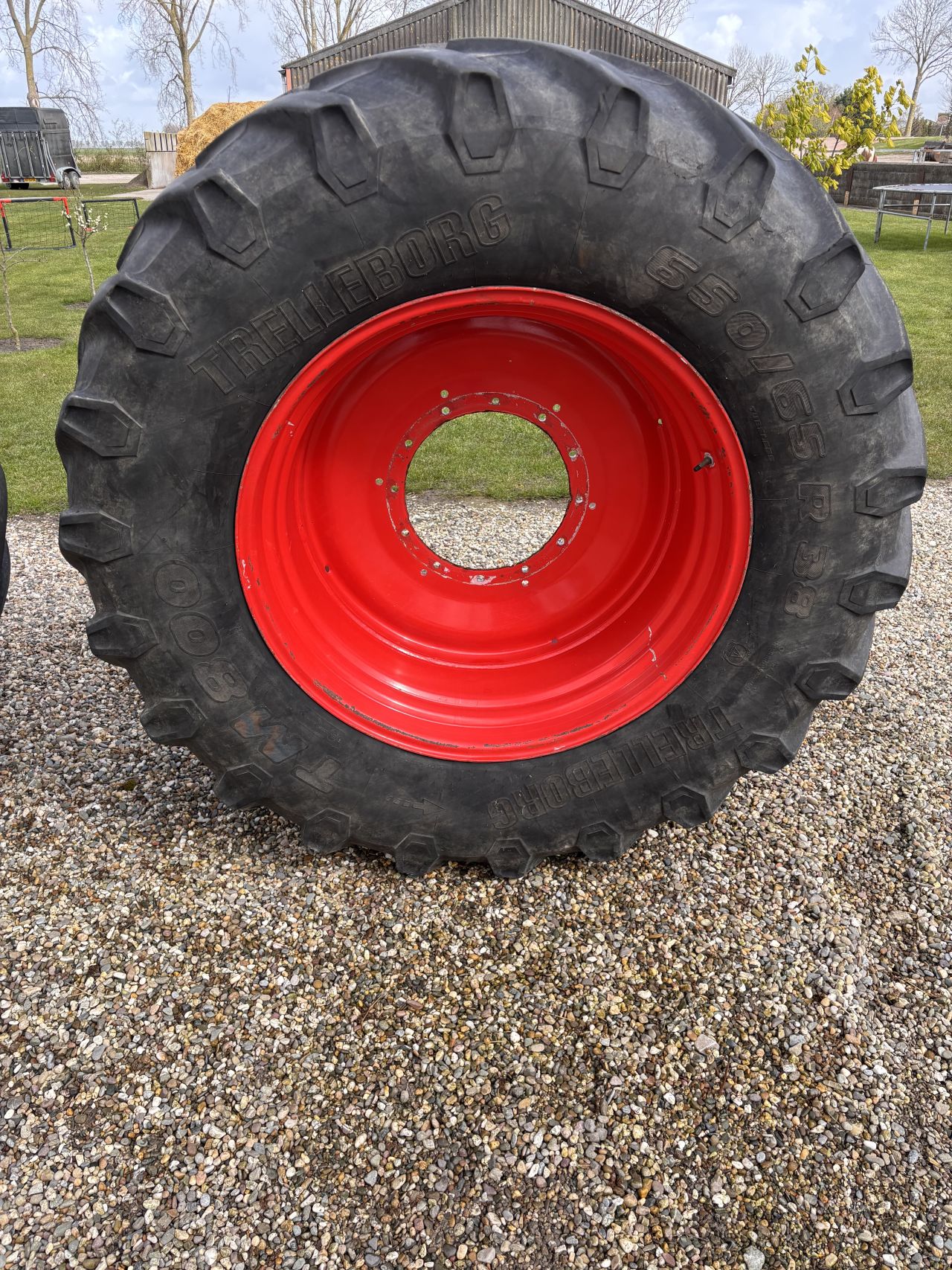 Trelleborg 650/65 R38 TM800 op velg (setprijs)