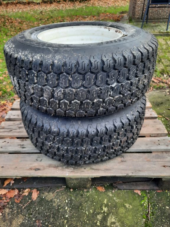 New Holland 33x12.50-16.5 set