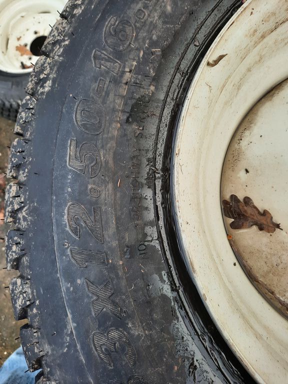 New Holland 33x12.50-16.5 set