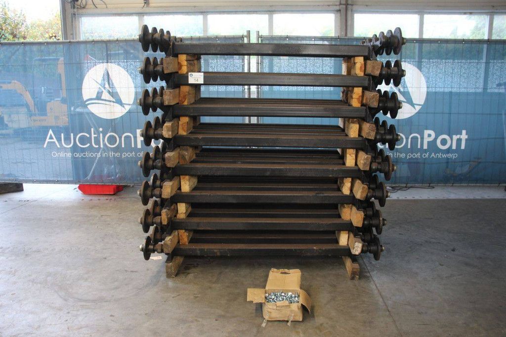 Batch of Knott 32x wheel axles with batch of hexagon bolts New