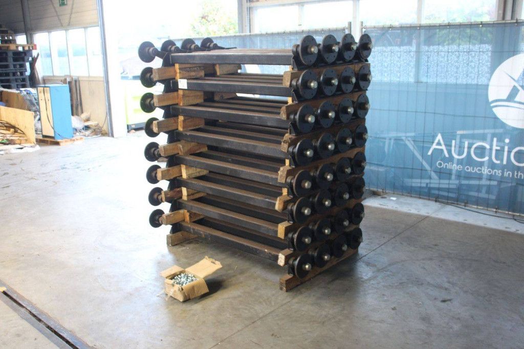 Batch of Knott 32x wheel axles with batch of hexagon bolts New