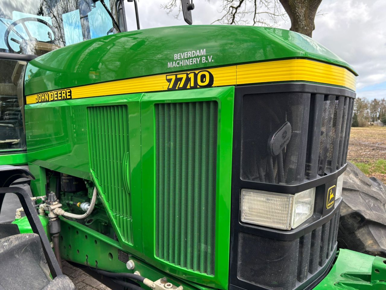 John Deere 7710