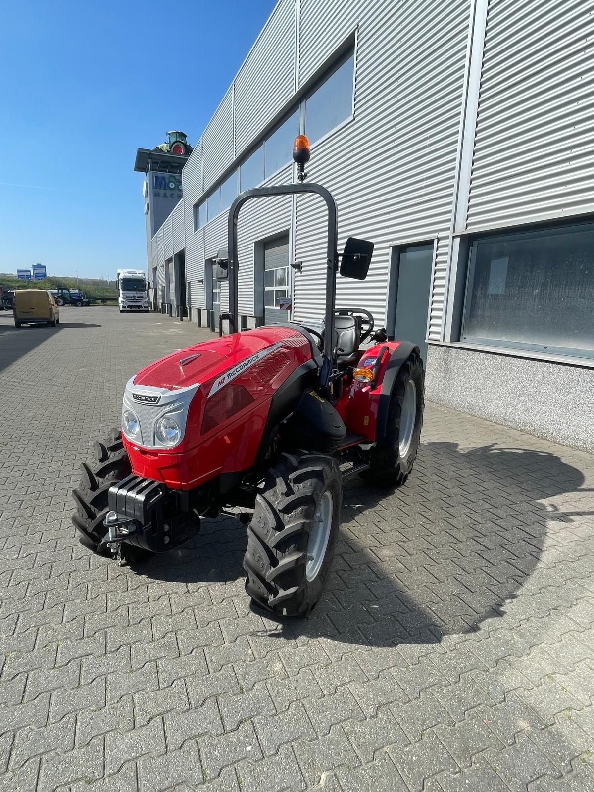 Mc Cormick X2.055 smalspoor tractor
