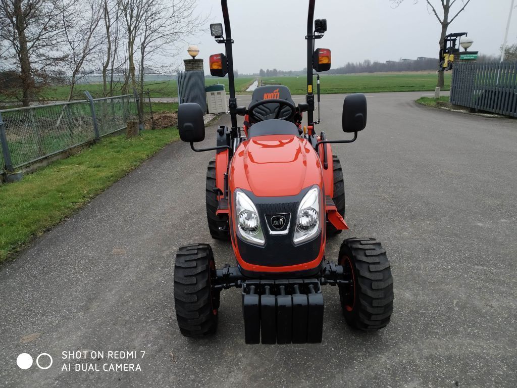 KIOTI CX2510 hst Rops 4wd 25 pk nieuw ACTIE live is to short to buy a boring tractor !! evt met voorlader