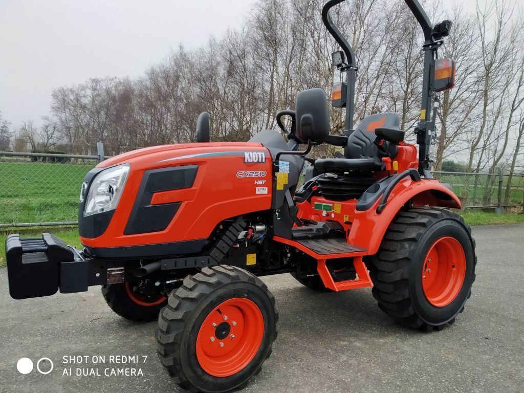 KIOTI CX2510 hst Rops 4wd 25 pk nieuw ACTIE live is to short to buy a boring tractor !! evt met voorlader