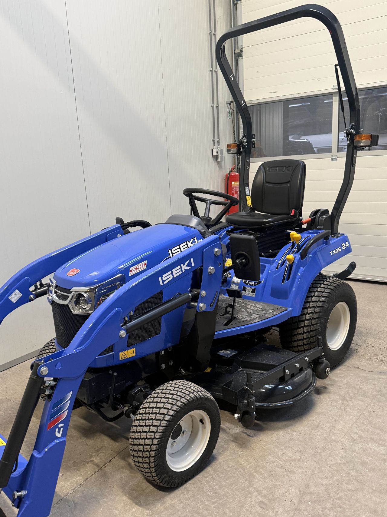 Iseki txgs24 met voorlader demo !