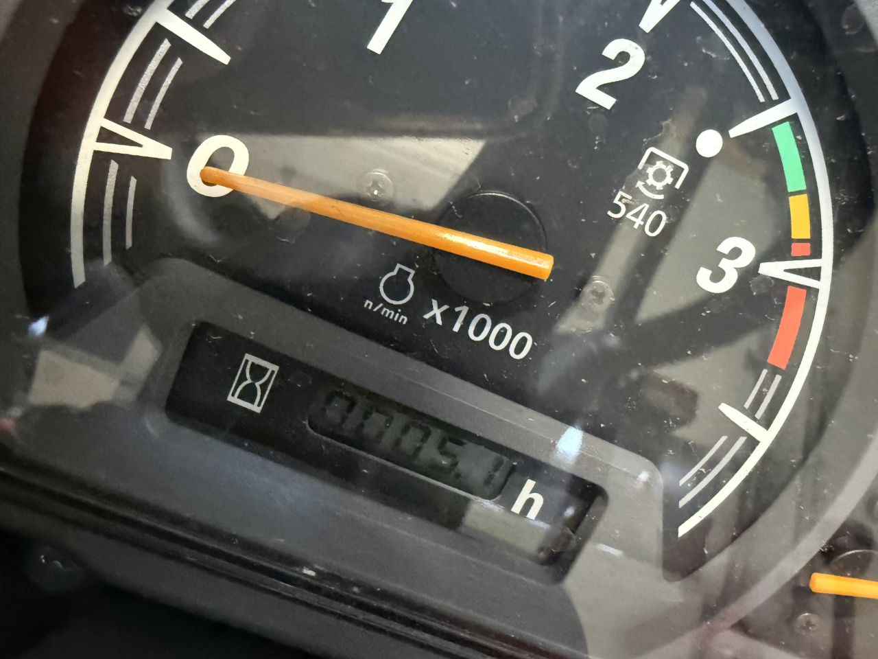 Iseki txgs24 met voorlader demo !