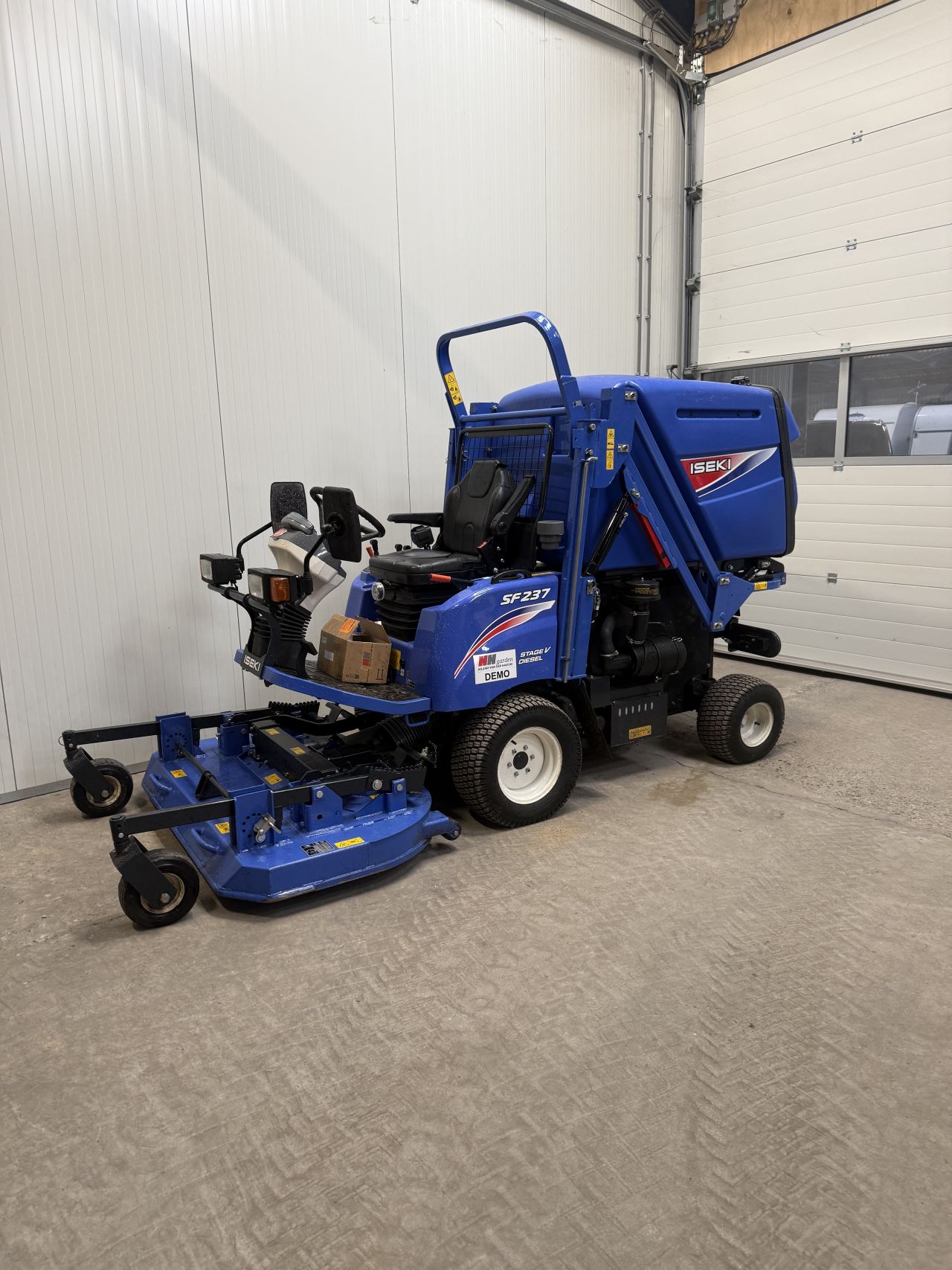 Iseki sf235 demo machine !