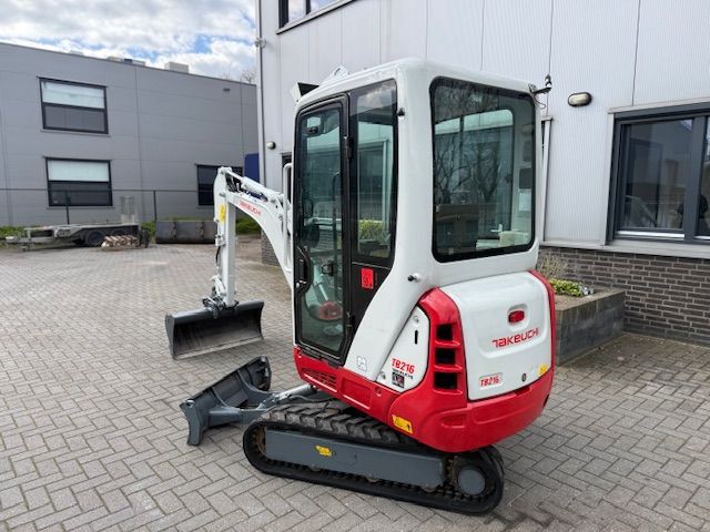 Takeuchi TB216 bj2019 1.8T Minigraver Minikraan ZGST