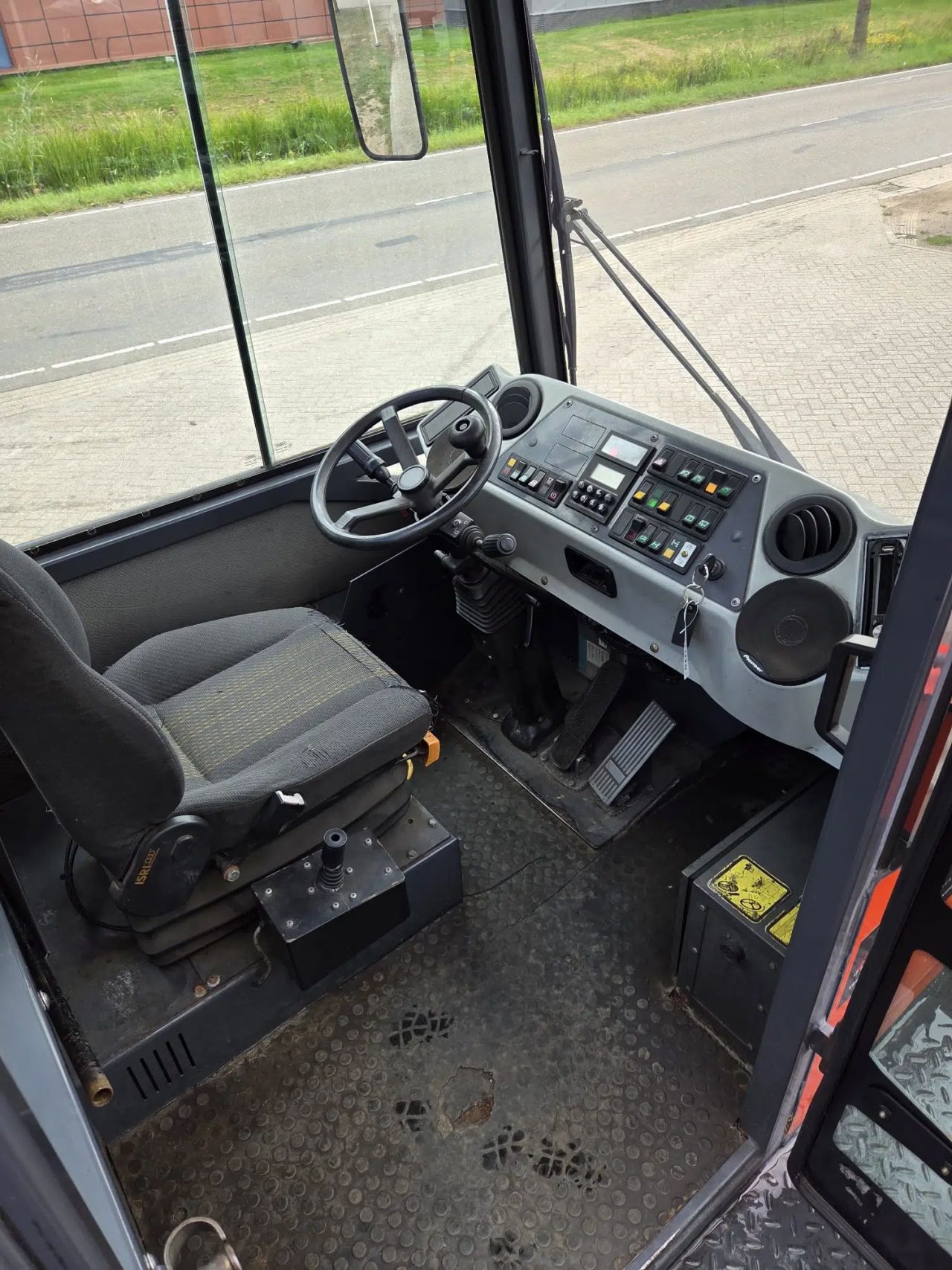 Zeer nette Terminal trekker met lage urenstand TE KOOP/ TE HUUR