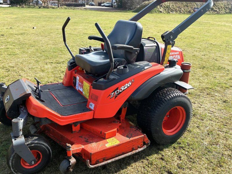 Kubota ZD 326 S zeroturn 60