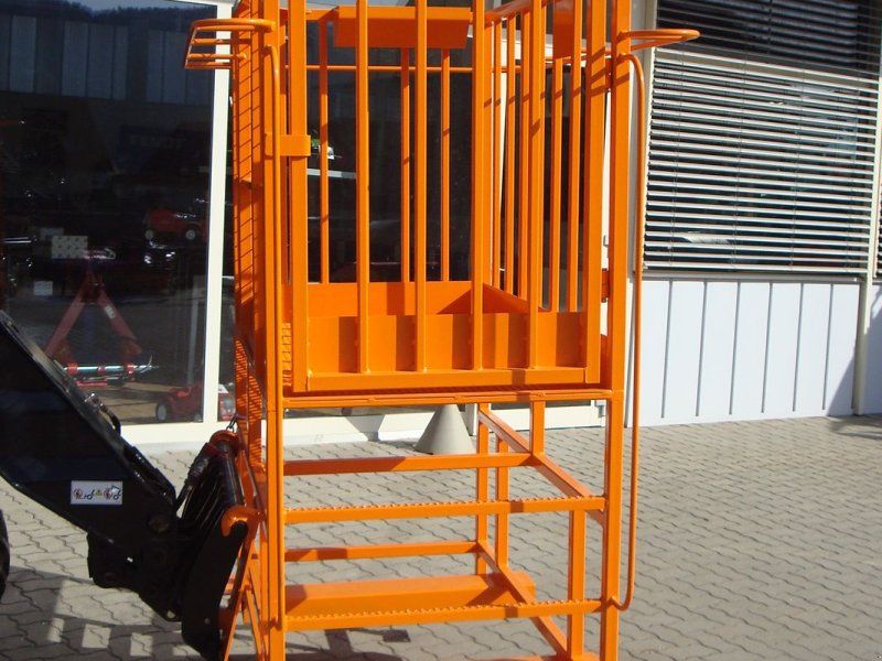 Arbeitskorb mit Erhöhung