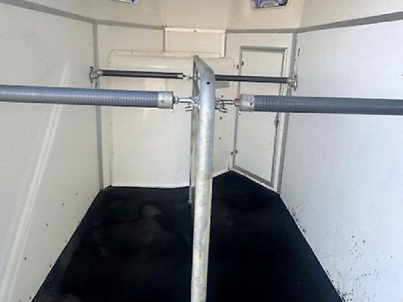 Blomert Nairobi 2 Pferde Aluboden 2,4t. Sattelkammer