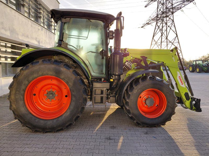 Claas Arion 530