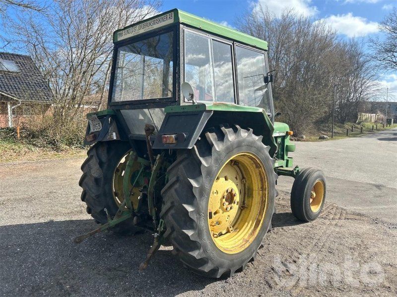 John Deere 2130