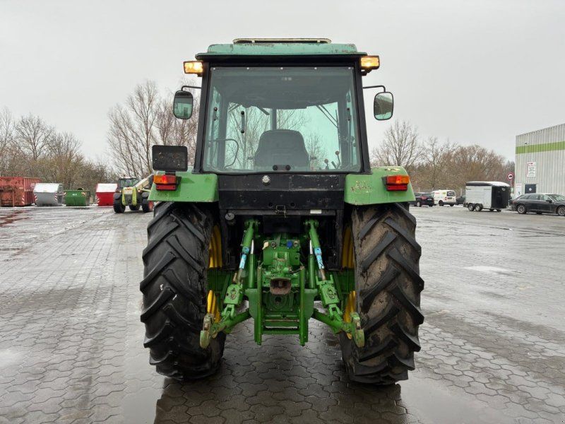 John Deere 3050
