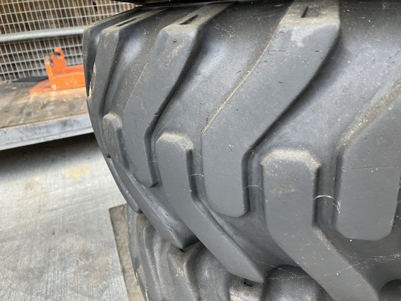 3x 10.16.5 BKT + 1 Felge