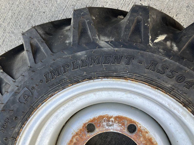 1x 10.75-15.3 BKT Implement