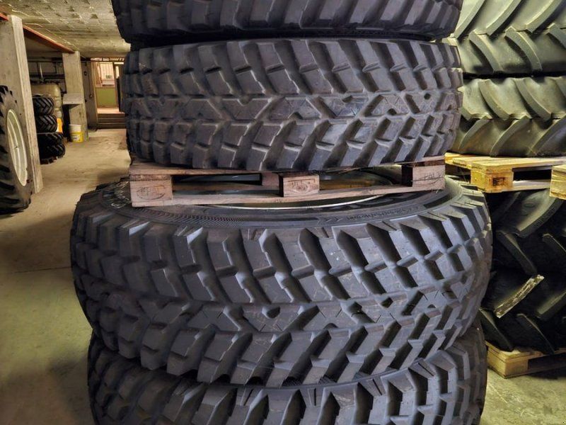 Nokian Kompletträder 540/80R38 und 440/80R28