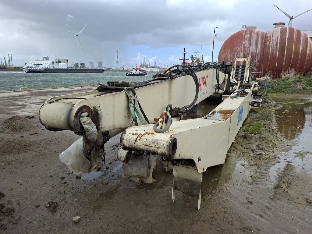 Sennebogen 830 E K17 (only upperstructure with damaged cabin)