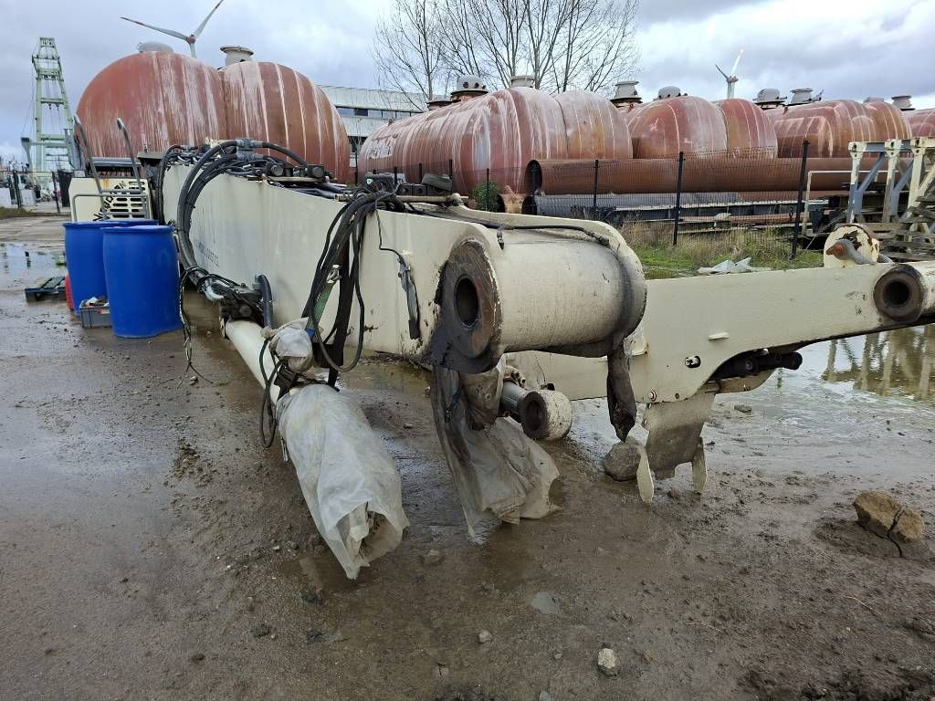 Sennebogen 830 E K17 (only upperstructure with damaged cabin)