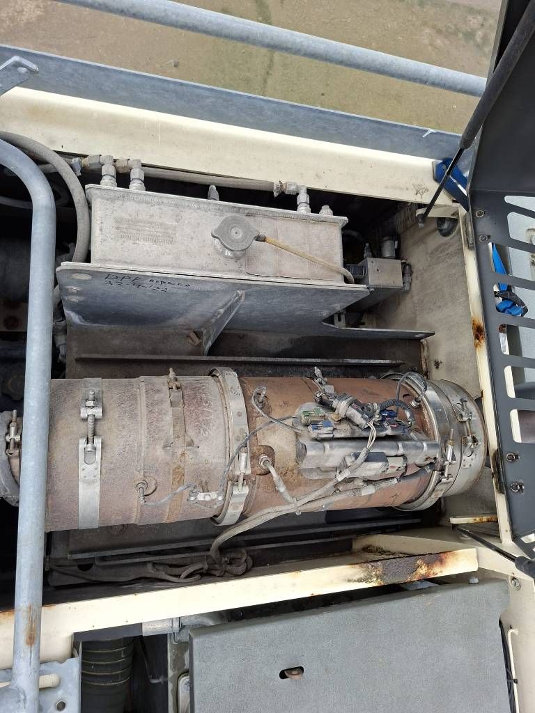 Sennebogen 830 E K17 (only upperstructure with damaged cabin)