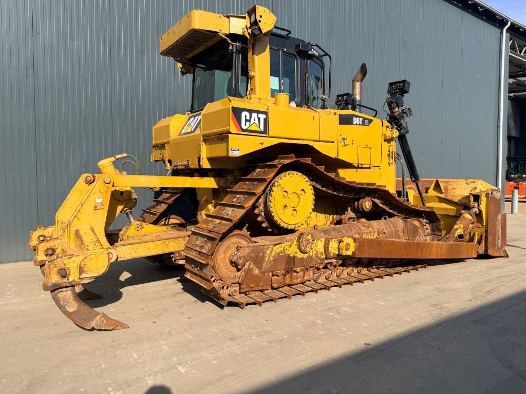 CAT D6T XL