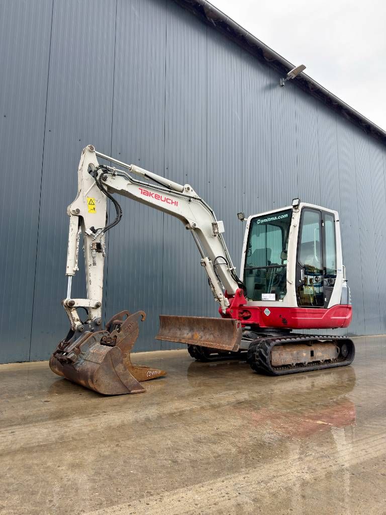 Takeuchi TB235