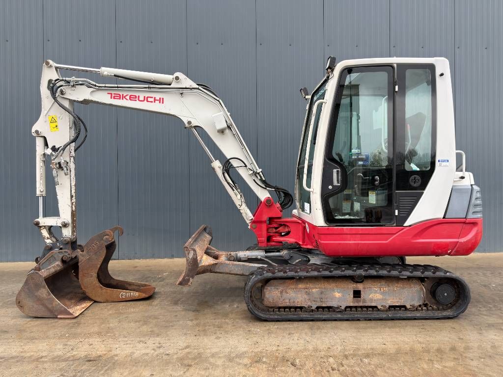 Takeuchi TB235